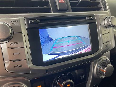 Used 2017 Toyota 4Runner SR5 AWD/4WD image 9