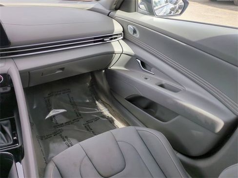Certified 2023 Hyundai Elantra SEL w/ Convenience Package image 13