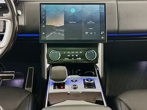 Used 2023 Land Rover Range Rover SE image 11