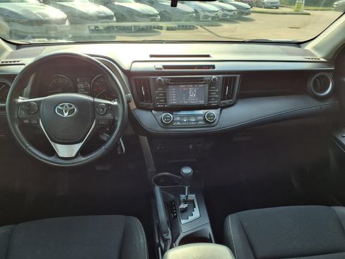 Used 2017 Toyota RAV4 XLE FWD image 9