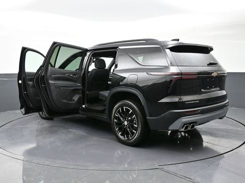 Certified 2025 Chevrolet Traverse LT w/ Sun and Wheel Package image 41