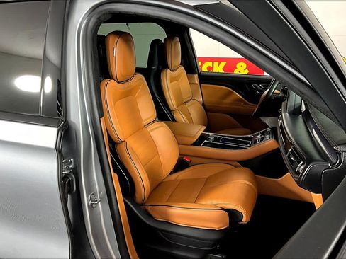 Used 2024 Lincoln Aviator Black Label w/ Jet Package image 8