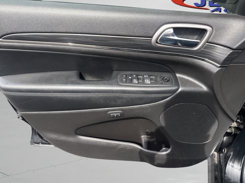 Used 2020 Jeep Grand Cherokee Limited X image 18