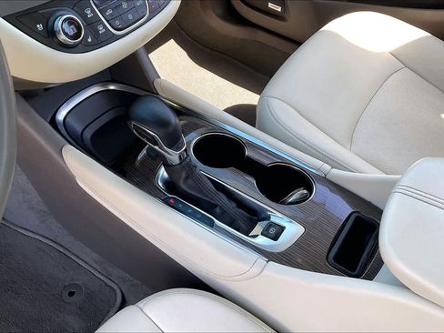Used 2024 Chevrolet Malibu LT FWD image 15