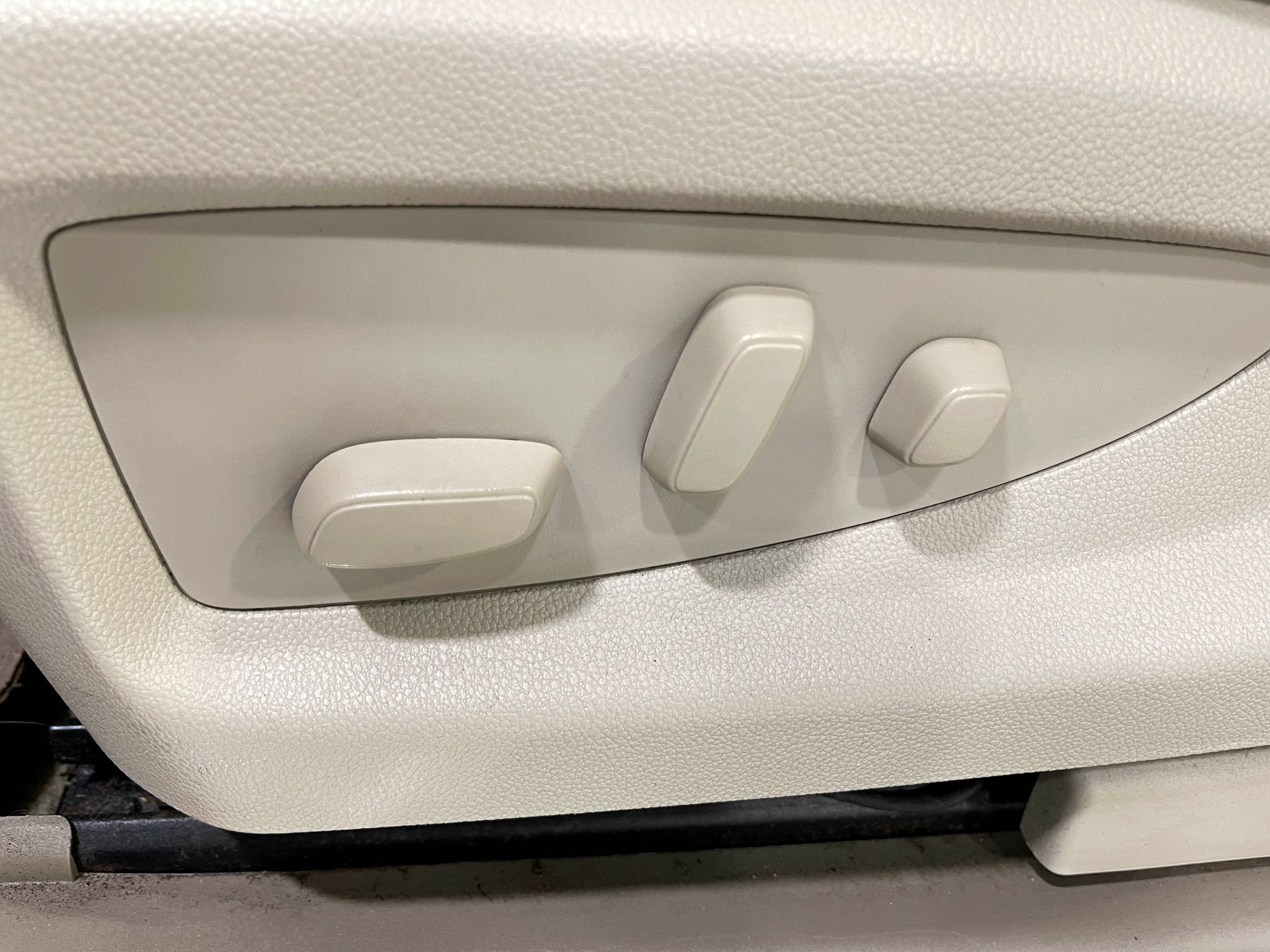 Used 2018 GMC Yukon Denali AWD/4WD image 17