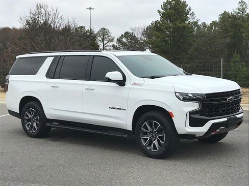 Used 2024 Chevrolet Suburban Z71 w/ Z71 Off-Road Package image 2