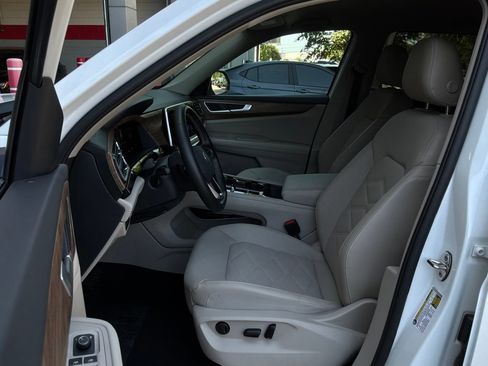 Used 2026 Volkswagen Atlas SE FWD image 10