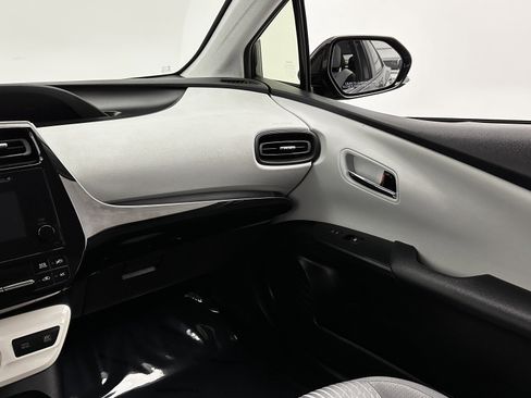 Used 2017 Toyota Prius Two w/ Prius Two Safety Plus Package image 24