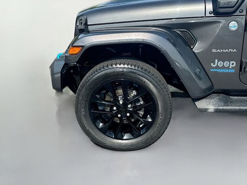 Used 2022 Jeep Wrangler Unlimited Sahara w/ Cold Weather Group AWD/4WD image 34