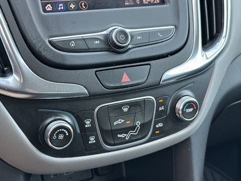 Used 2020 Chevrolet Equinox LS FWD image 18
