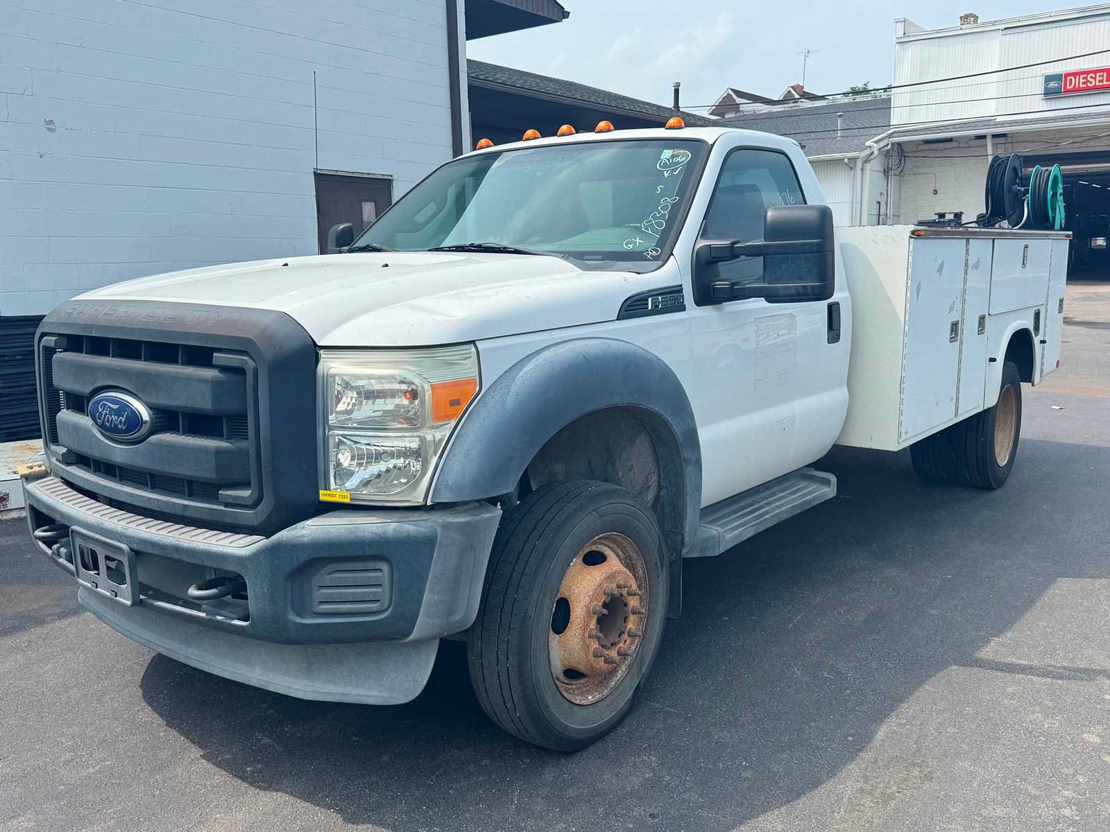 Used 2015 Ford F550 2WD Regular Cab Super Duty image 1