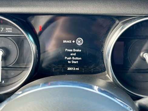 Used 2021 Jeep Wrangler Unlimited Sahara AWD/4WD image 10