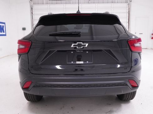 New 2026 Chevrolet Trax LT w/ Driver Confidence Package image 6