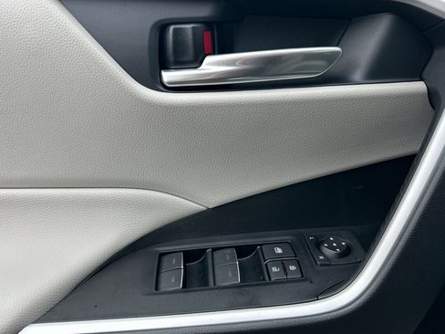 New 2025 Toyota RAV4 XLE w/ Convenience Package image 9