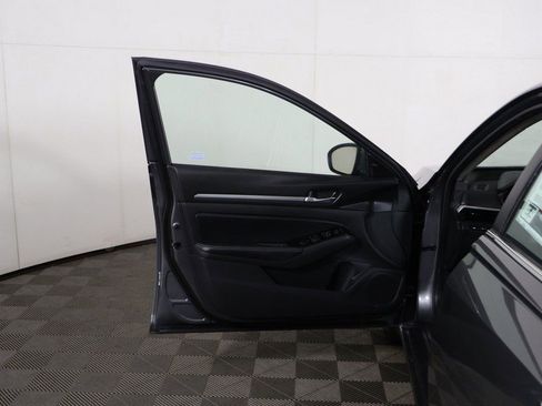 Used 2023 Nissan Altima 2.5 SV image 15