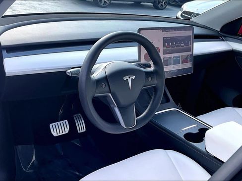 Used 2022 Tesla Model Y Performance image 16