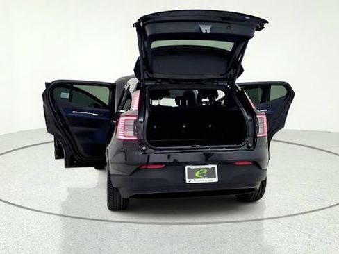 Used 2025 Volvo EX30 Plus w/ Protection Package Premier AWD/4WD image 17