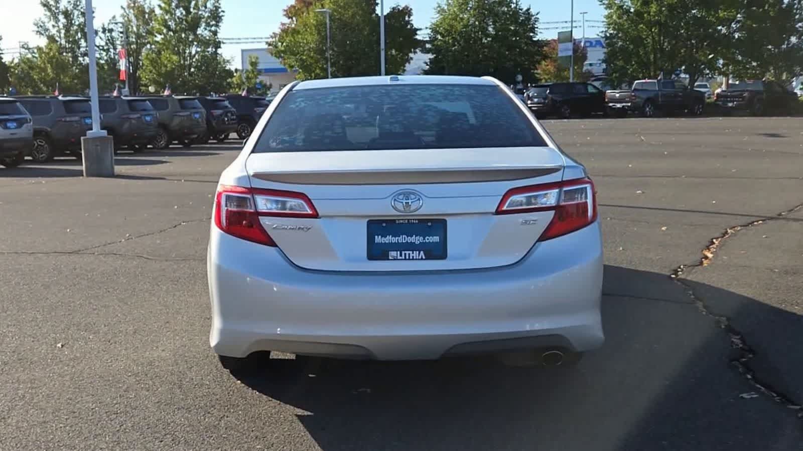 Used 2013 Toyota Camry SE FWD image 7