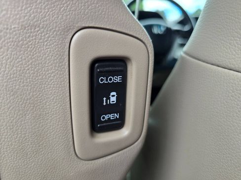 Used 2012 Honda Odyssey EX-L image 25