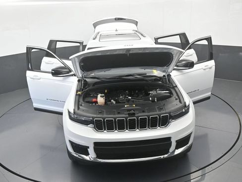 Used 2023 Jeep Grand Cherokee L Limited AWD/4WD image 76