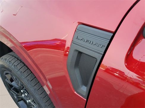 New 2025 Ford Maverick Lariat w/ Black Appearance Package image 12