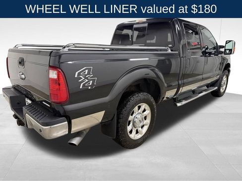 Used 2015 Ford F250 Lariat w/ Lariat Interior Package image 9