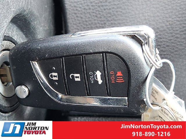 Used 2025 Toyota Corolla LE FWD image 21