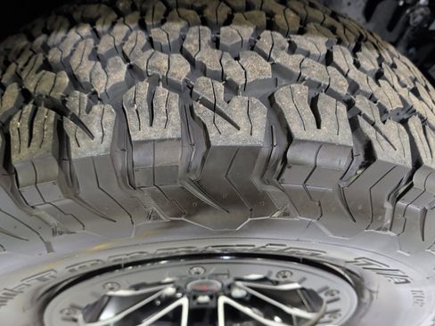 Used 2025 Jeep Wrangler Unlimited Rubicon image 10