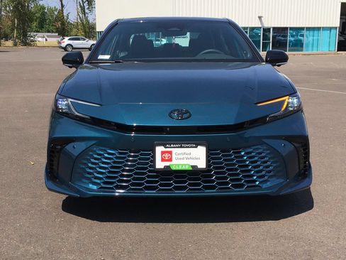 Used 2026 Toyota Camry XSE AWD/4WD image 11