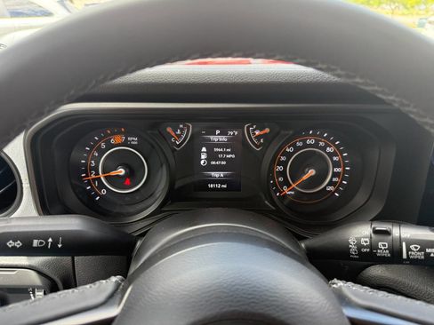 Used 2025 Jeep Wrangler Unlimited Sport AWD/4WD image 29