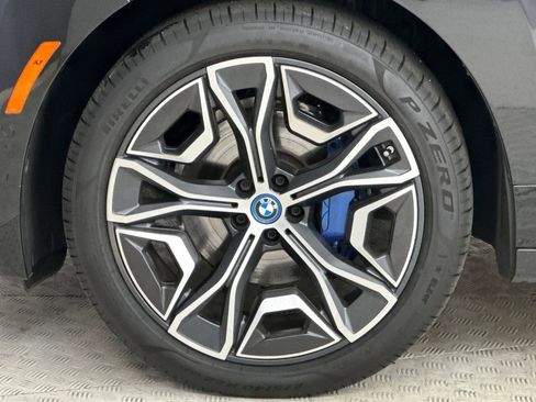 Used 2023 BMW iX xDrive50 w/ Sport Package image 11
