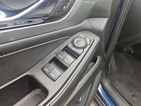 Used 2023 Chevrolet Traverse LT FWD image 12