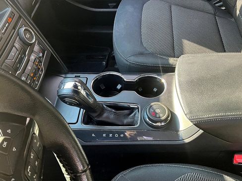 Used 2018 Ford Explorer XLT w/ XLT Technology Feature Bundle image 17