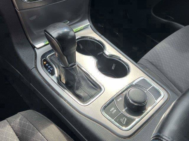 Used 2020 Jeep Grand Cherokee Laredo AWD/4WD image 26