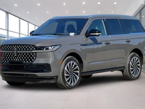 Used 2025 Lincoln Navigator Black Label AWD/4WD image 8