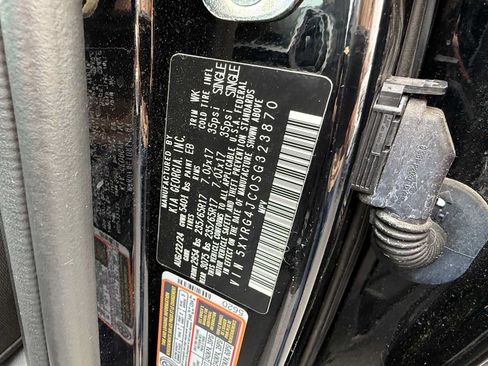 Used 2025 Kia Sorento LX FWD image 30