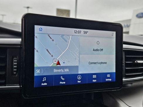 Used 2022 Ford Explorer XLT w/ Equipment Group 202A image 18