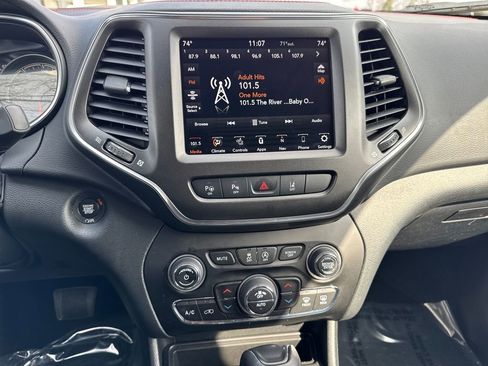 Certified 2023 Jeep Cherokee Trailhawk w/ Premium Leather Package image 24