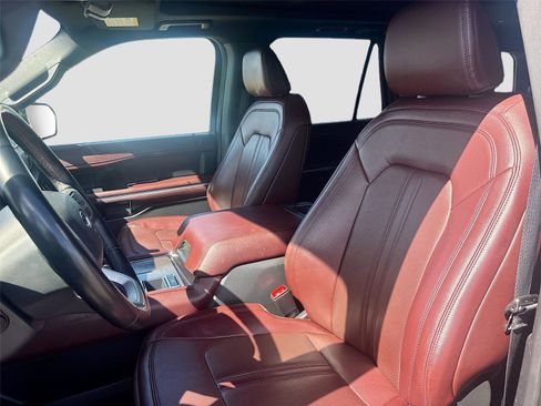 Used 2023 Ford Expedition Limited image 24