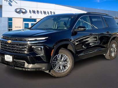 Used 2025 Chevrolet Traverse LT