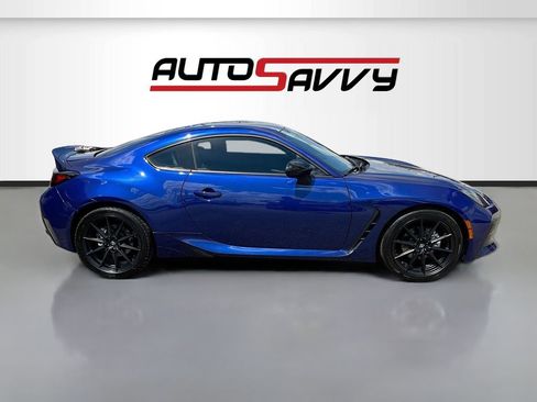 Used 2025 Toyota GR86 Premium w/ ALL Weather Mat Package (TMS) RWD image 8