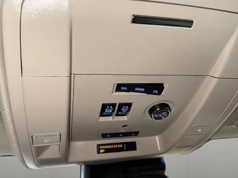 Used 2016 Chevrolet Suburban LTZ image 21