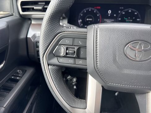 Used 2025 Toyota Tacoma TRD Sport image 14