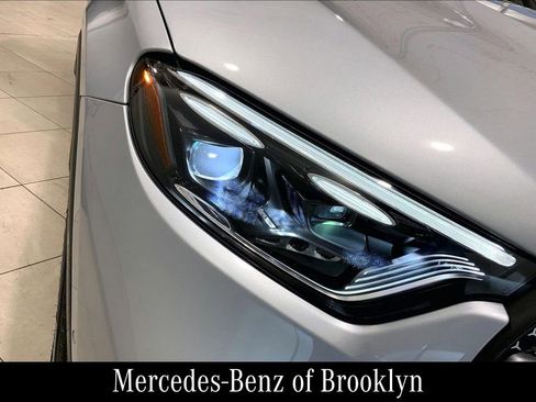 Used 2024 Mercedes-Benz GLC 300 4MATIC image 29