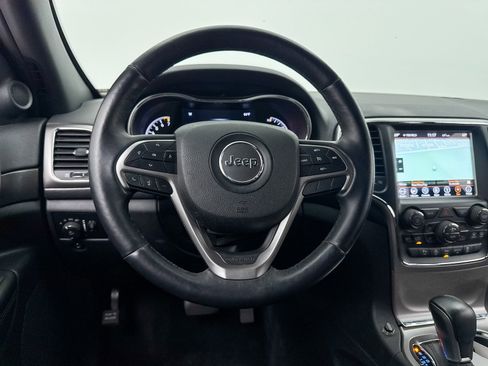 Used 2018 Jeep Grand Cherokee Altitude image 4