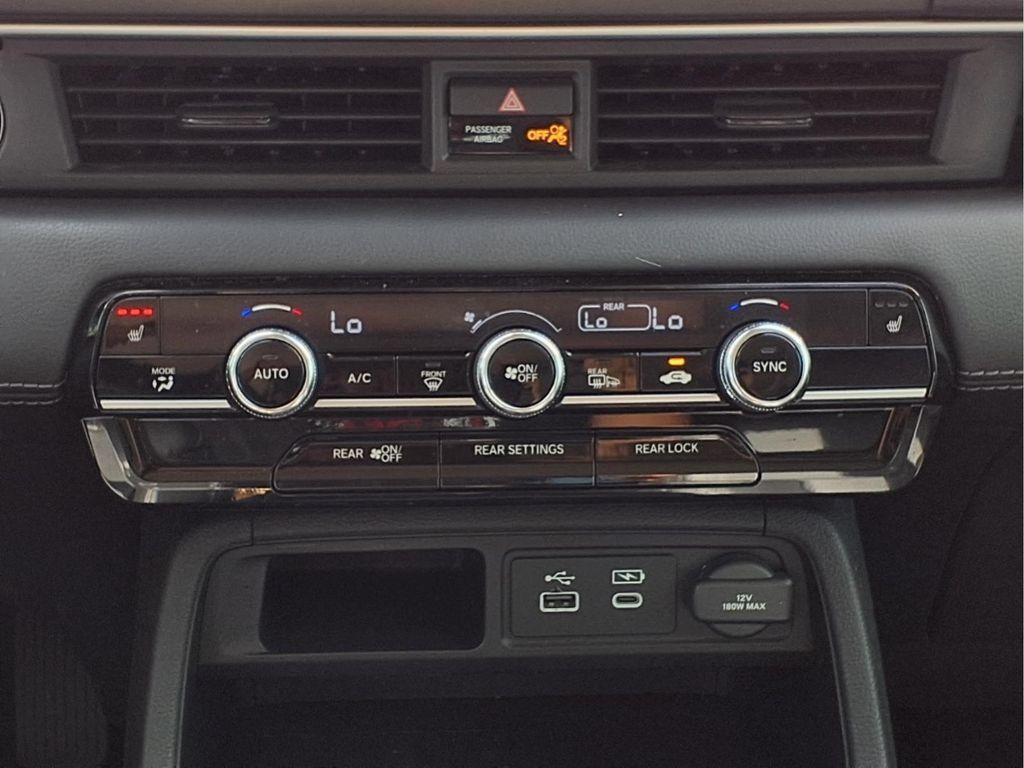 Used 2025 Honda Pilot Touring image 15