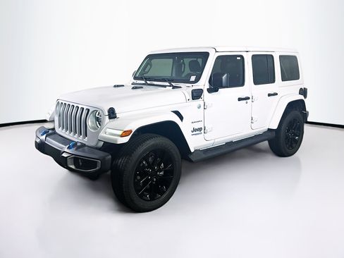 Used 2022 Jeep Wrangler Unlimited Sahara w/ Cold Weather Group AWD/4WD image 3