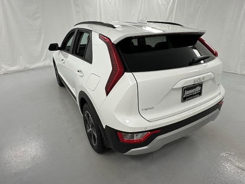 New 2025 Kia Niro EX image 5