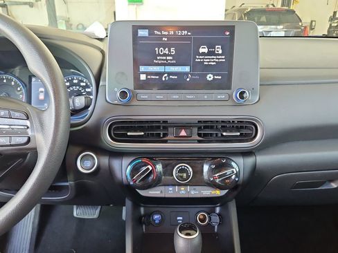 Used 2023 Hyundai Kona SEL image 16