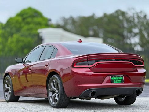 Used 2018 Dodge Charger R/T w/ Beats Audio Group RWD image 9